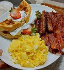 Pancakes/Waffles, Eggs & Sausage