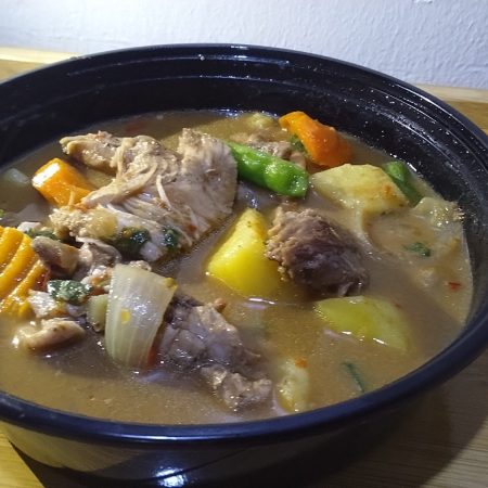 Chicken Peppersoup with Irish Potatoes – 430 kcal